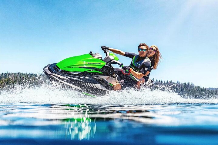 Doha Jet Ski Adventure: Speed, Splash, and Skyline Views photo 2